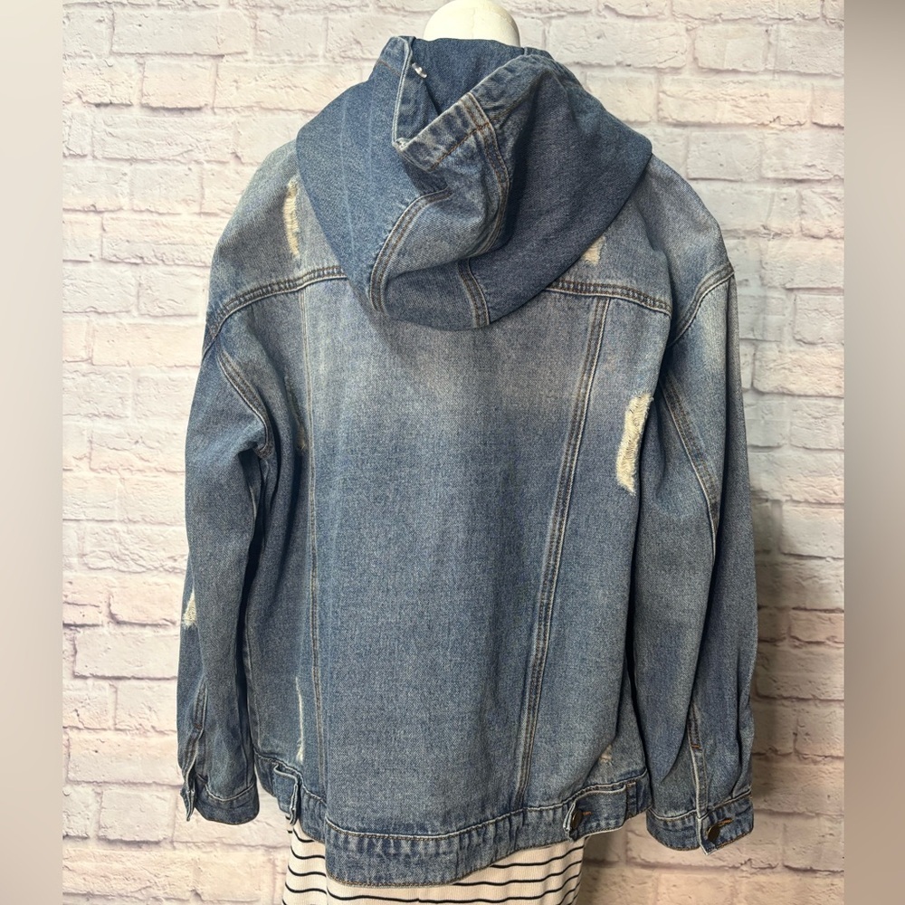 Bluivy Over Sized Denim Jacket With Removable Fur - Picture 6 of 13